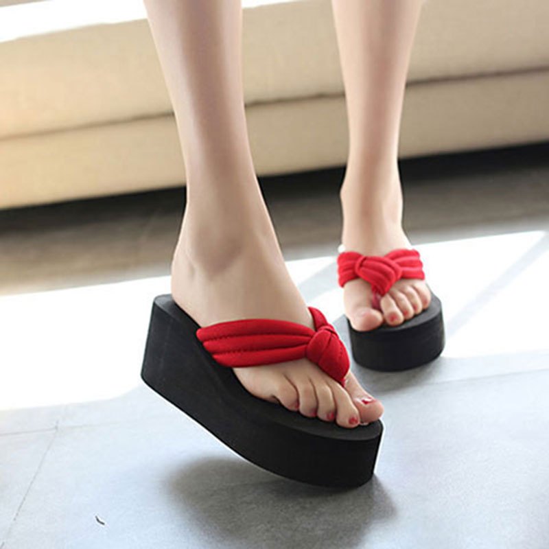 New high heeled and thick soled slippers for women's summer beach antiskid flip flops for women students' fashionable Korean version