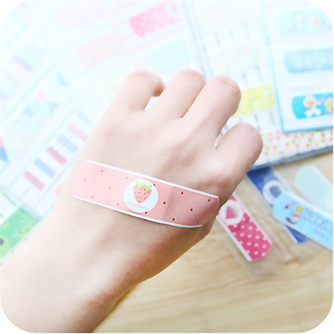 Band aid cartoon band aid creative children's wound stick girl lovely waterproof breathable Korean anti abrasion foot OK bandage