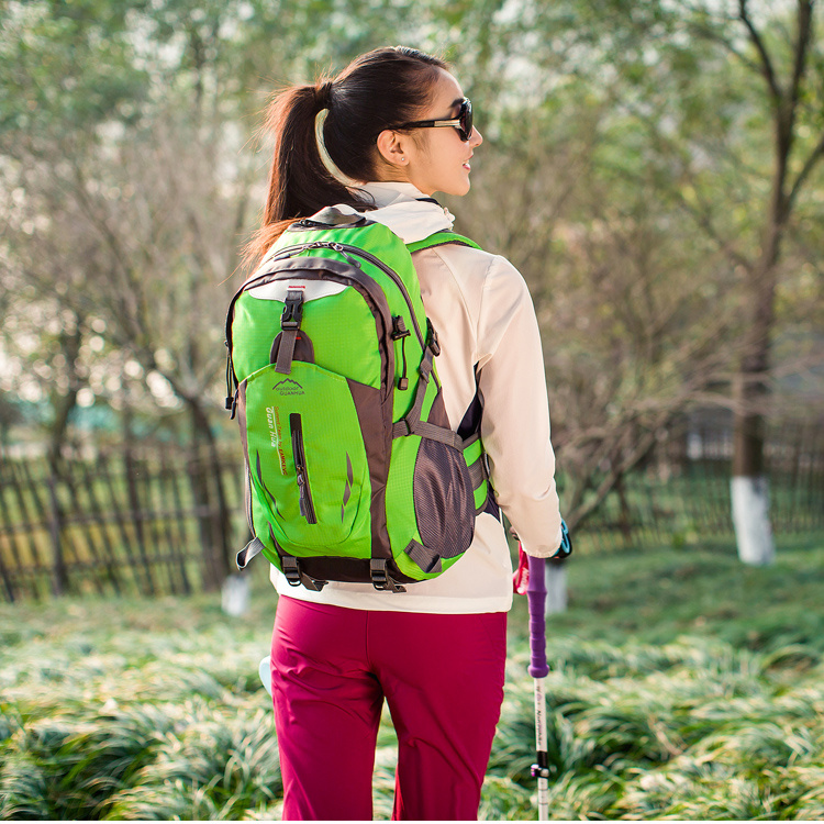 Large Capacity Hiking Backpack For Outdoor Travel And School_voghion.com