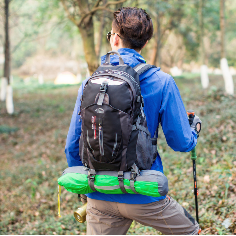 Large Capacity Hiking Backpack For Outdoor Travel And School_voghion.com