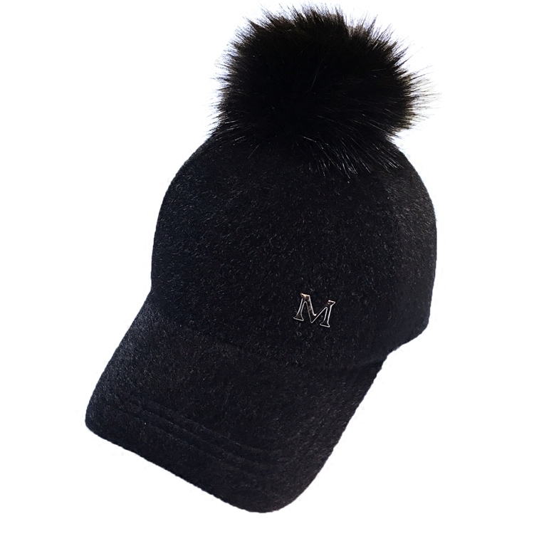 New hat women's Korean fashion versatile baseball cap autumn and winter warm m mark fur ball black duck tongue hat