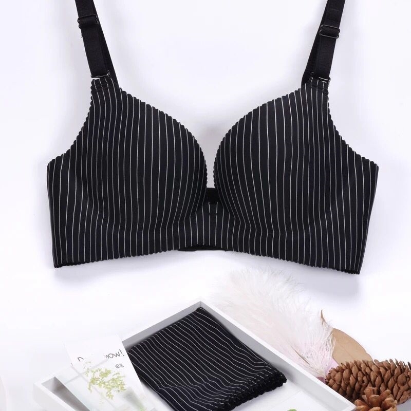 Underwear women's bra gathered no steel ring thick and thin sexy seamless girl small chest bra with side milk one-piece suit