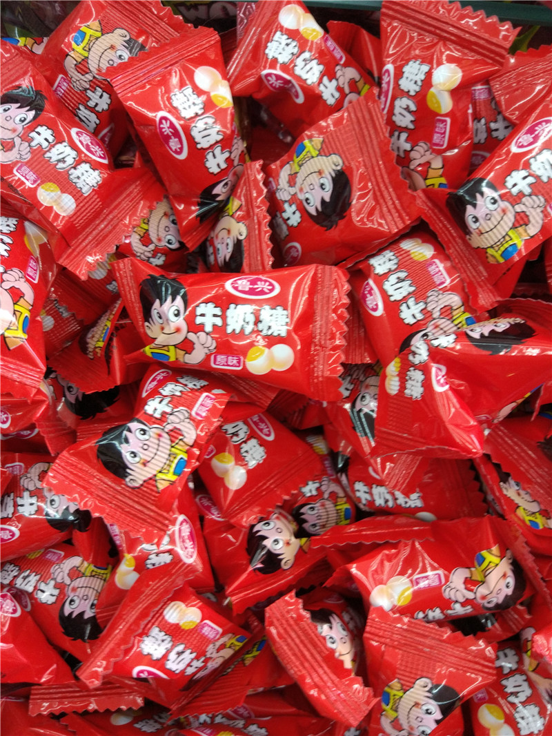 混合口味散装什锦糖果软糖酥糖奶糖燕麦糖巧克力满月生日宴会用糖